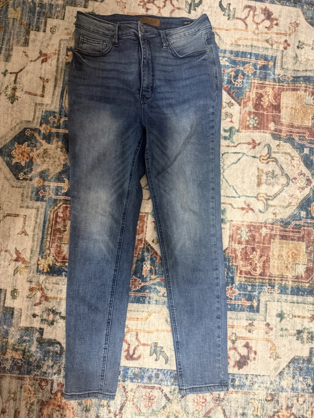 Judy Blue- Women’s Mid Wash Skinny Jeans - worn once- size 11/30